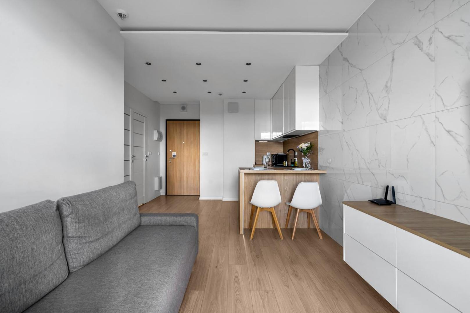 8th Floor Wlochy - Balcony, Workspace - By Rentujemy Warszawa